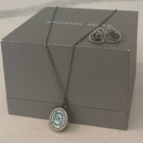 Michael Kors Silver Necklace and Heart Earrings - Picture 1 of 1